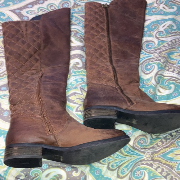 Steve Madden Tall quilted riding boots.  size 7.5, great condition. - Picture 3 of 4